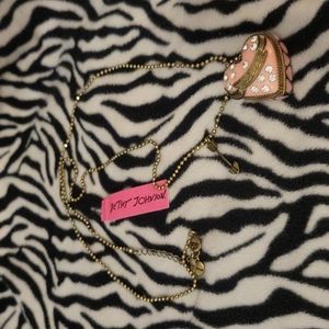 Timeslessly beautiful super sweet VINTAGE Betsey Johnson Heart-shaped LOCKET!!!